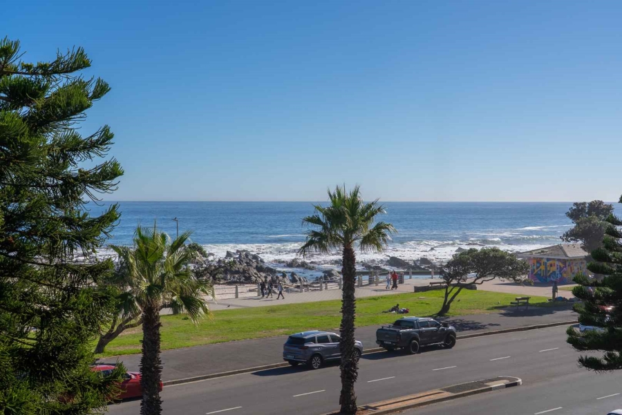2 Bedroom Property for Sale in Sea Point Western Cape